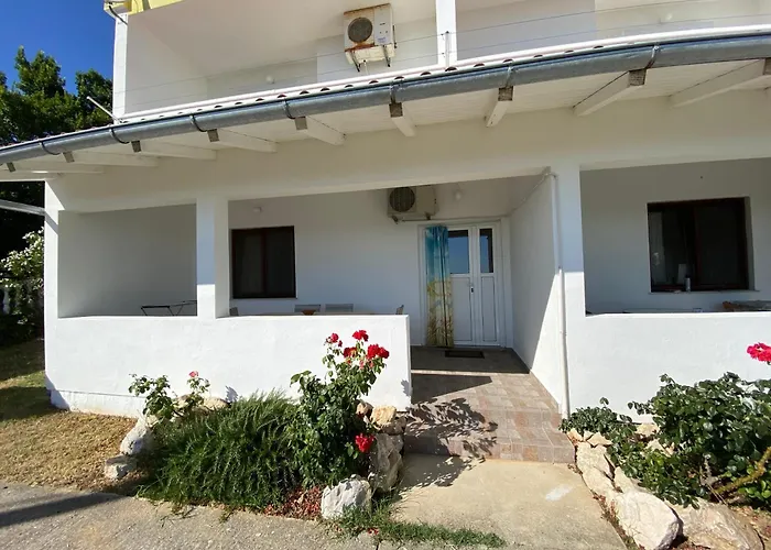Fuer 5 Personen Mit Pool דירה